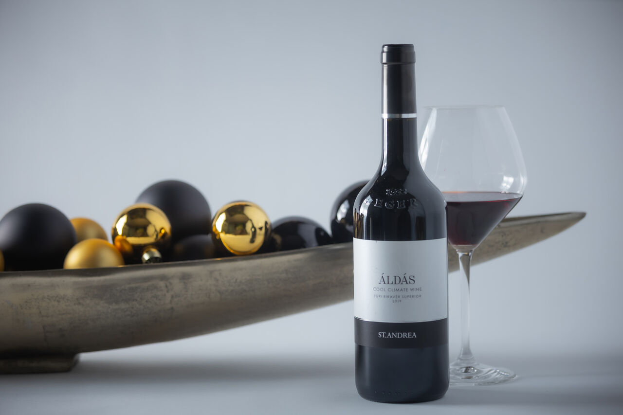 MEGHITT ÜNNEP, ELEGÁNS ESTÉK: A ST. ANDREA RESTAURANT ÉS A ST. ANDREA WINE & SKYBAR KARÁCSONYI AJÁNLATA